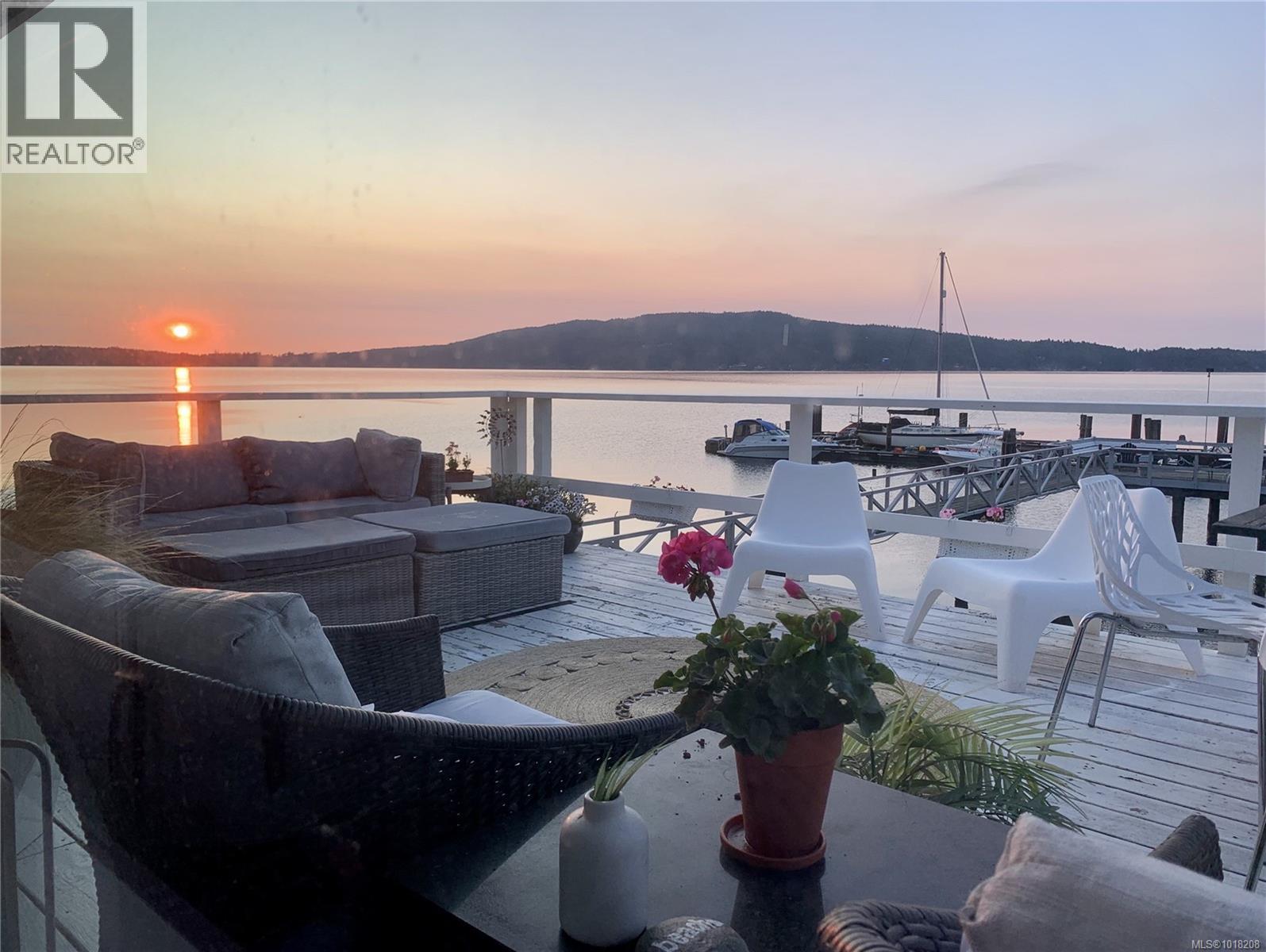 12 1723 Sandy Beach Road, Mill Bay