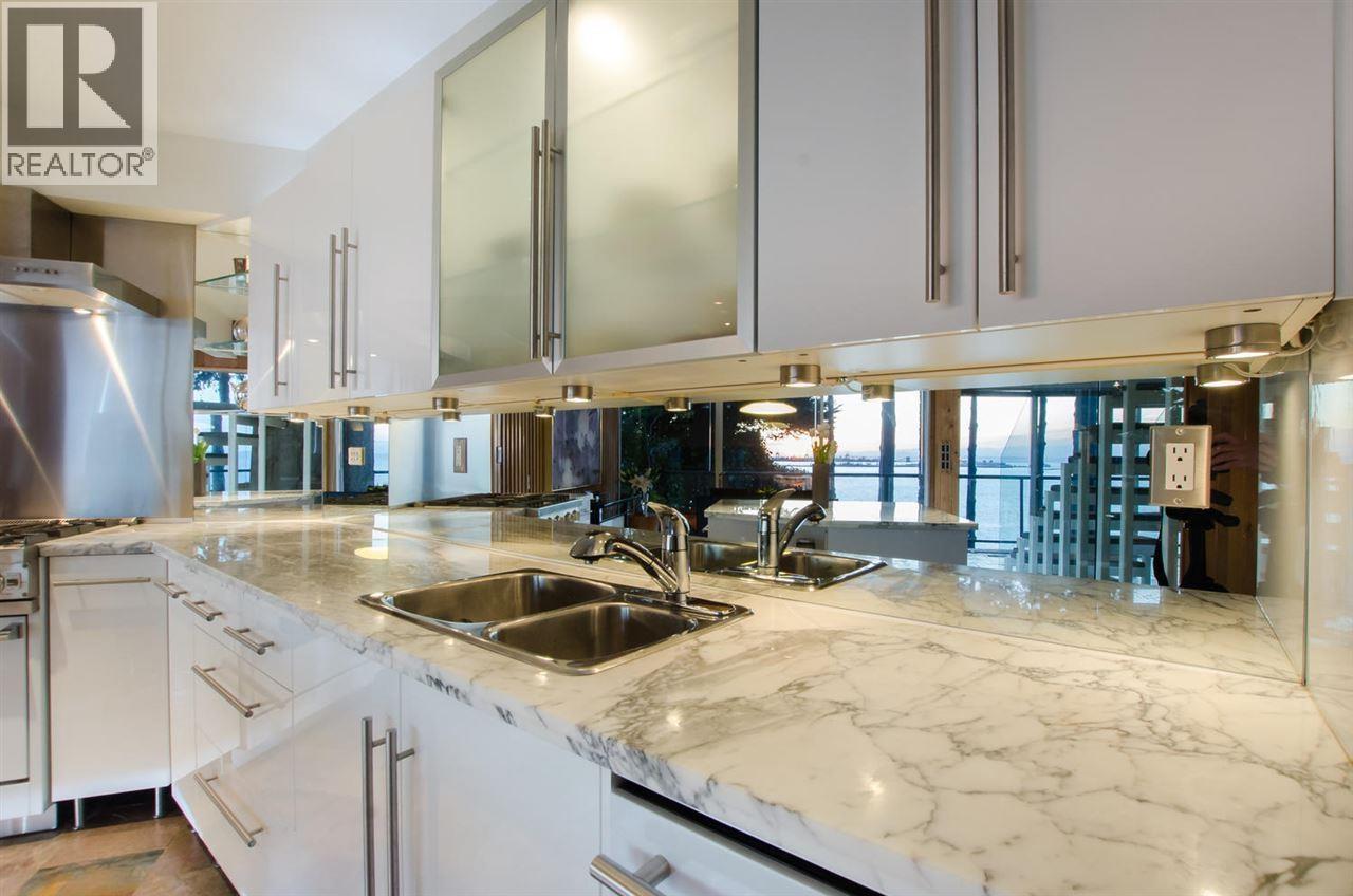 20 TSAWWASSEN BEACH Road, Delta