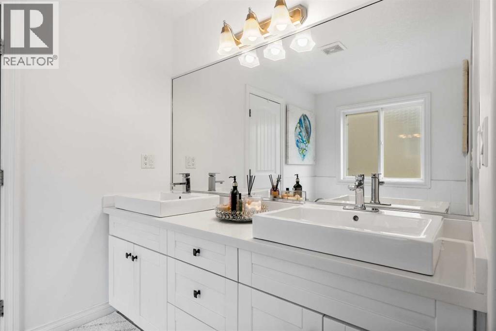 Single Family House for Sale in  Sherwood Circle NW Sherwood Calgary 