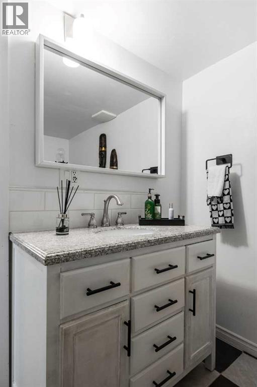 Single Family House for Sale in  Sherwood Circle NW Sherwood Calgary 