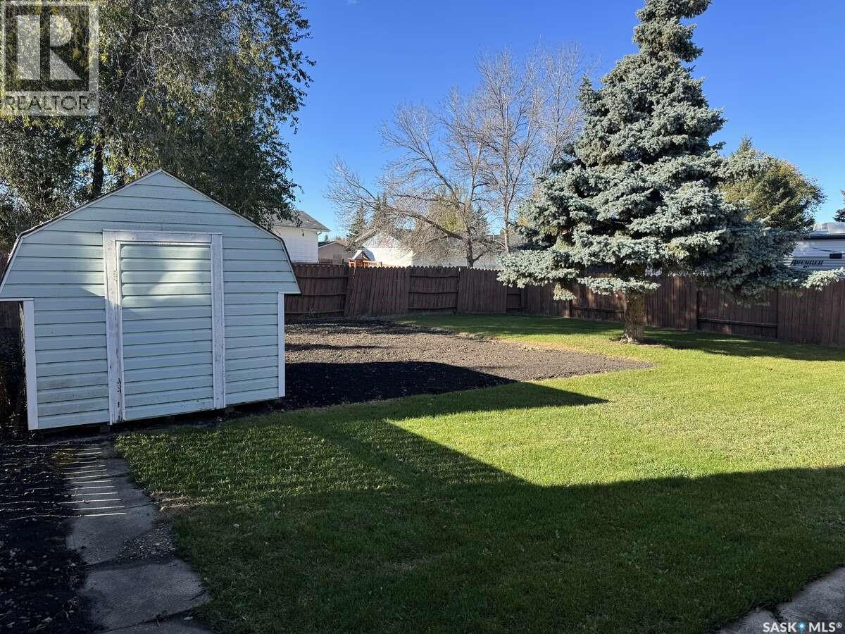 58 STEWART CRESCENT - 42
