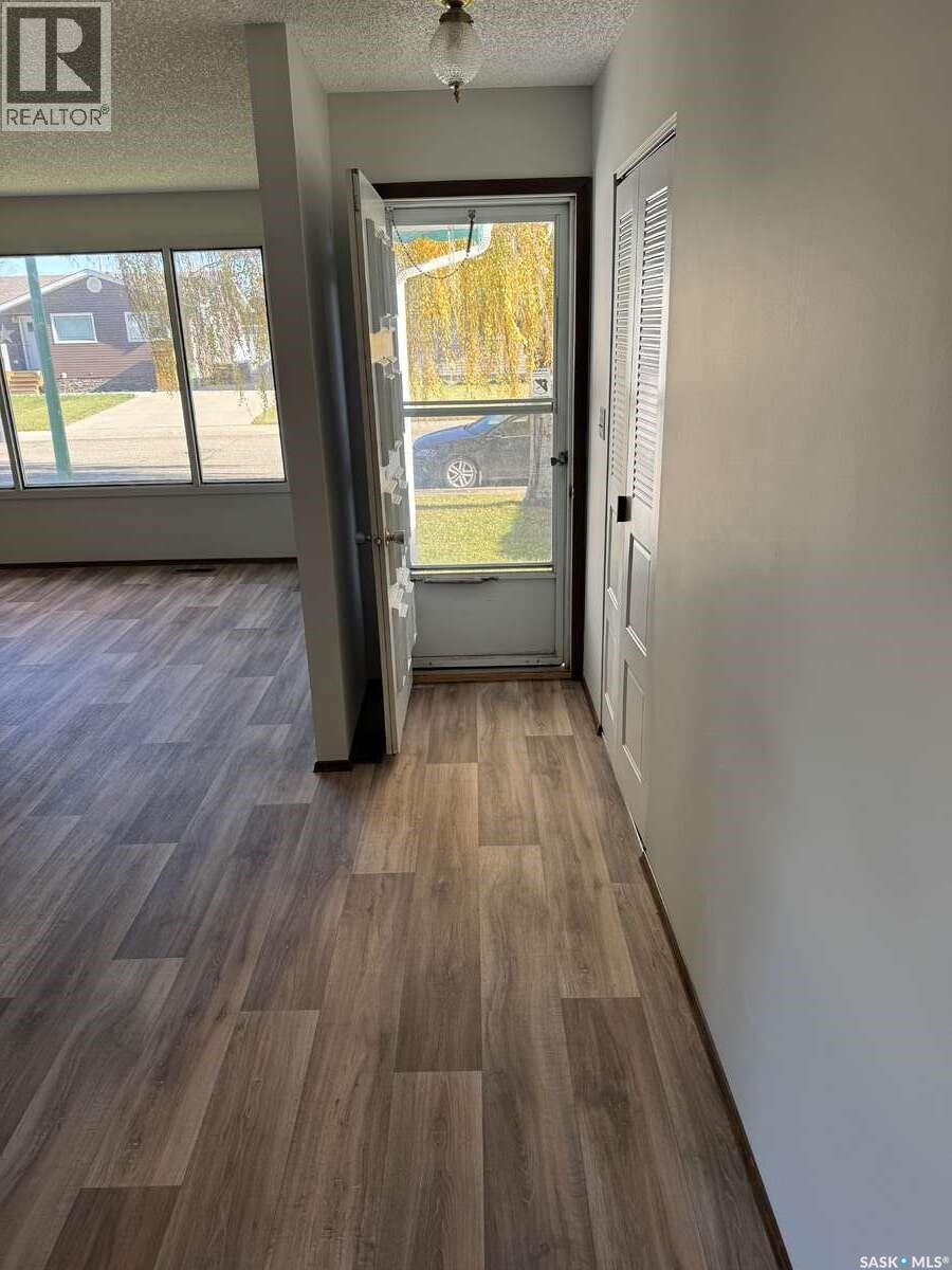 58 STEWART CRESCENT - 5