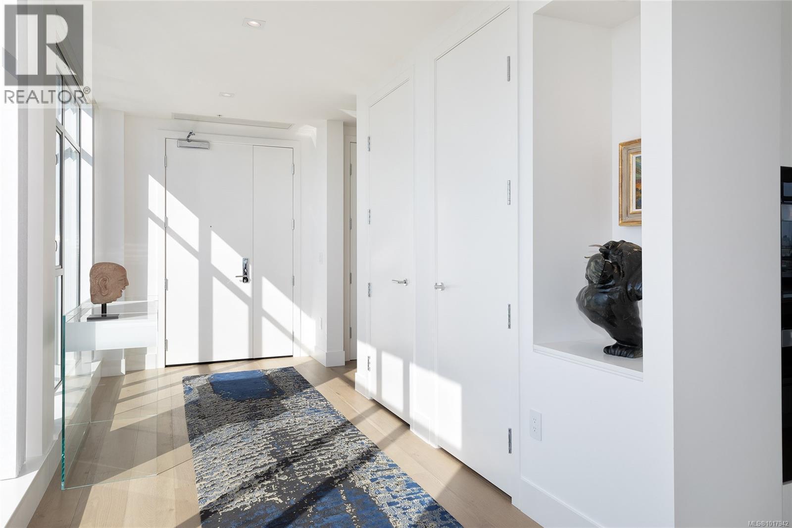 909/910 100 Saghalie Rd, Victoria