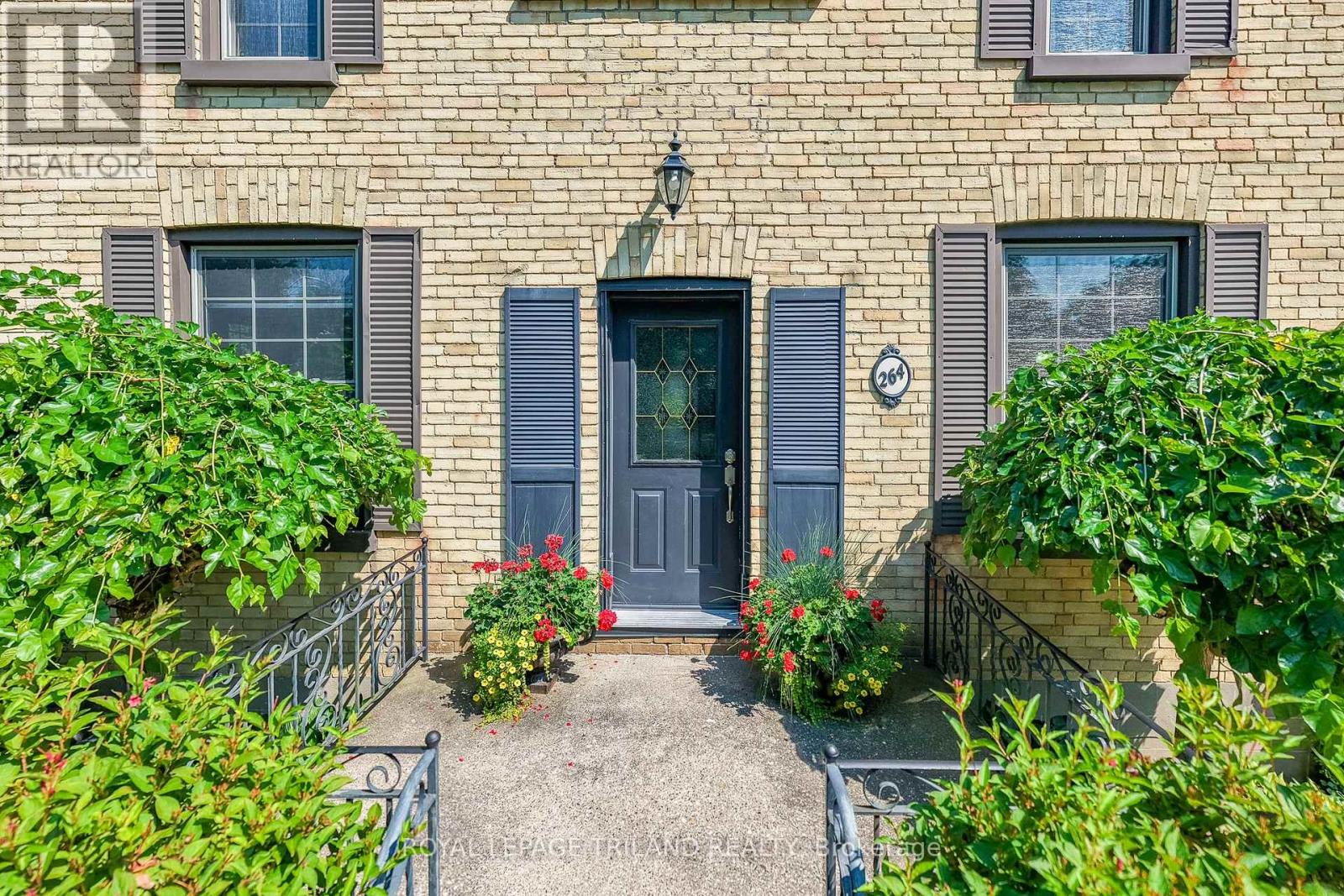 Single Family House for Sale in  GEORGE STREET North Middlesex (Parkhill) 