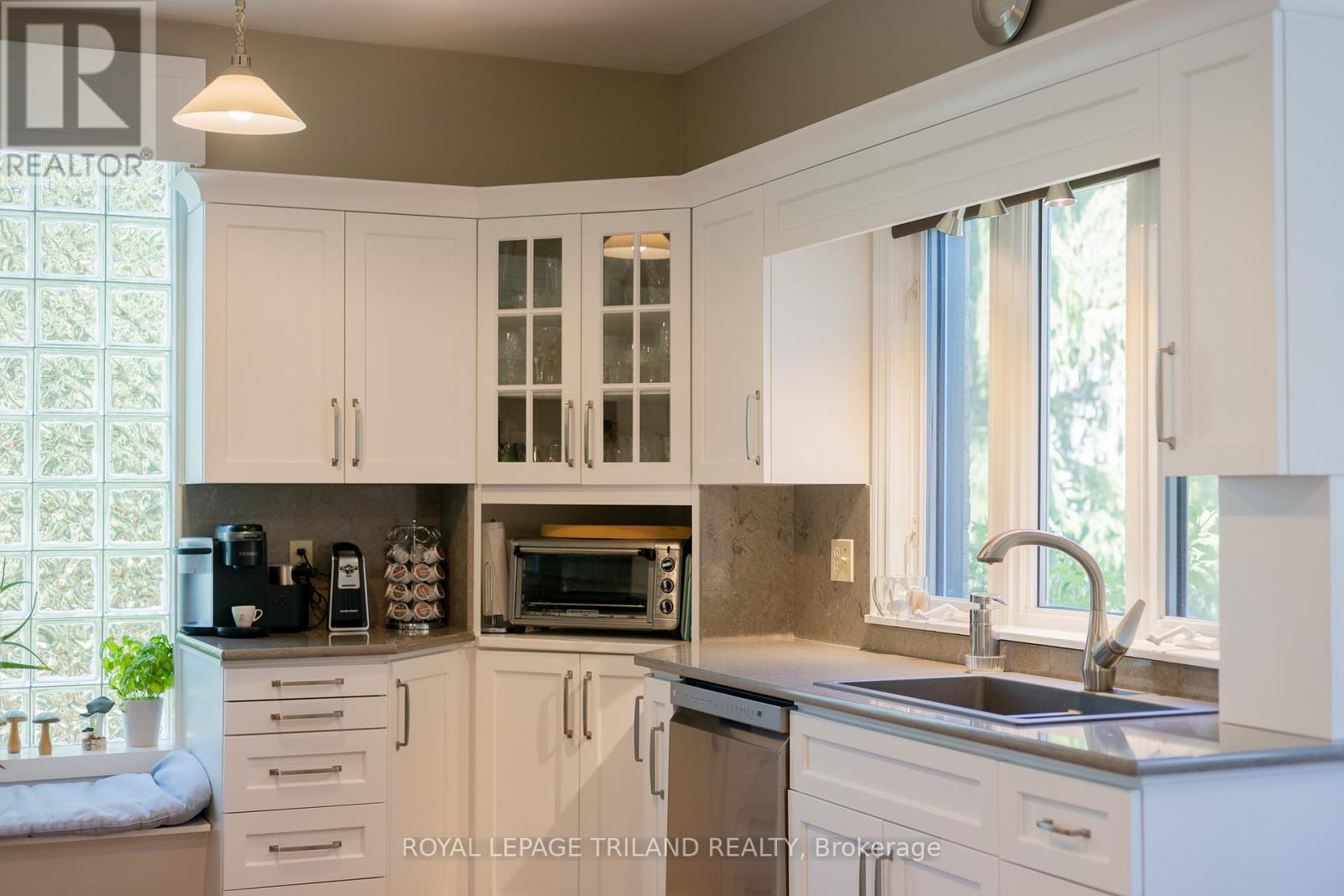 Single Family House for Sale in  GEORGE STREET North Middlesex (Parkhill) 