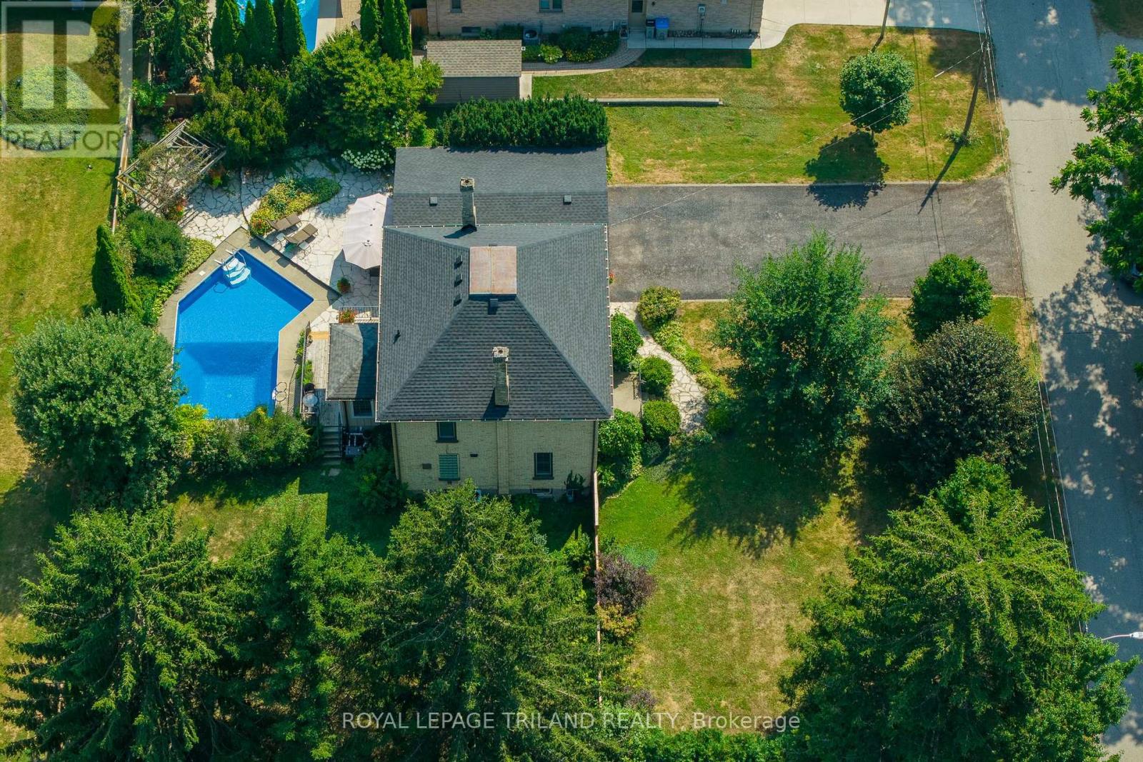 Single Family House for Sale in  GEORGE STREET North Middlesex (Parkhill) 