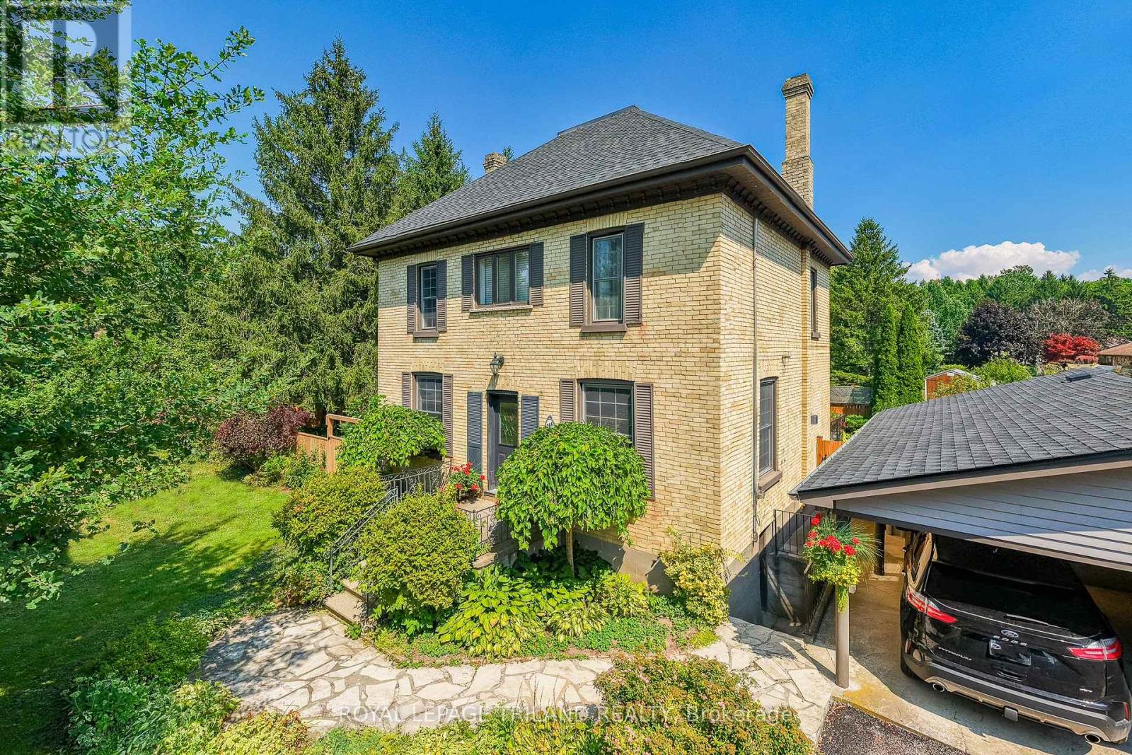 Single Family House for Sale in  GEORGE STREET North Middlesex (Parkhill) 