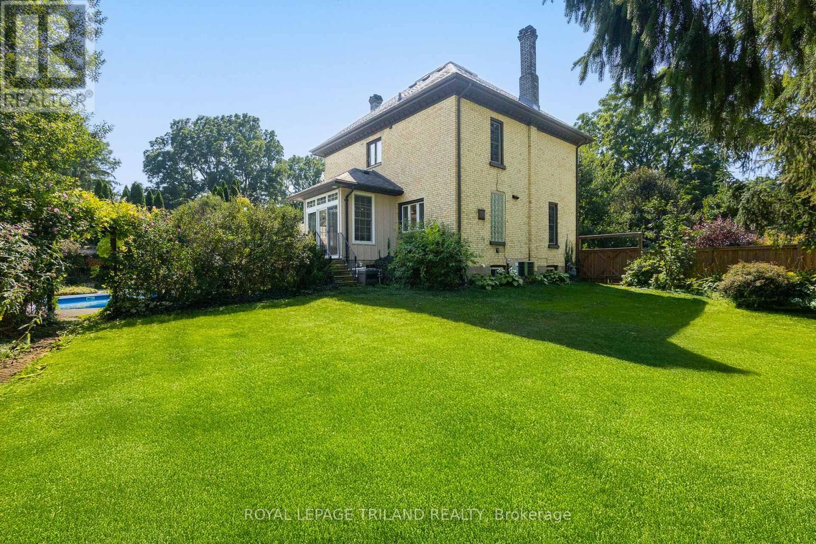 Single Family House for Sale in  GEORGE STREET North Middlesex (Parkhill) 