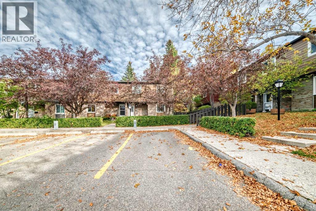 Single Family House for Sale in    Avenue SE Acadia Calgary 