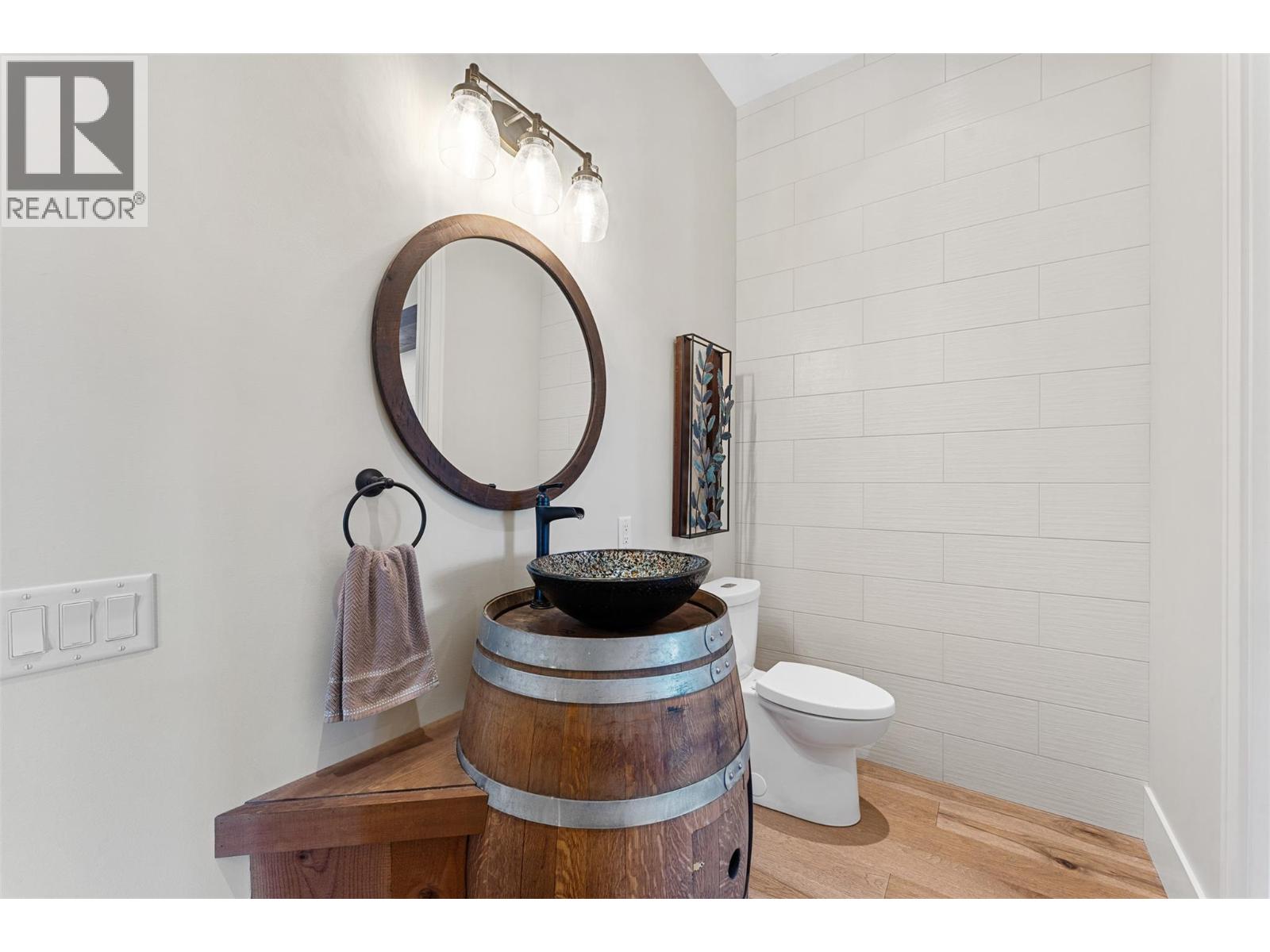  2329 Westside Place, Kelowna