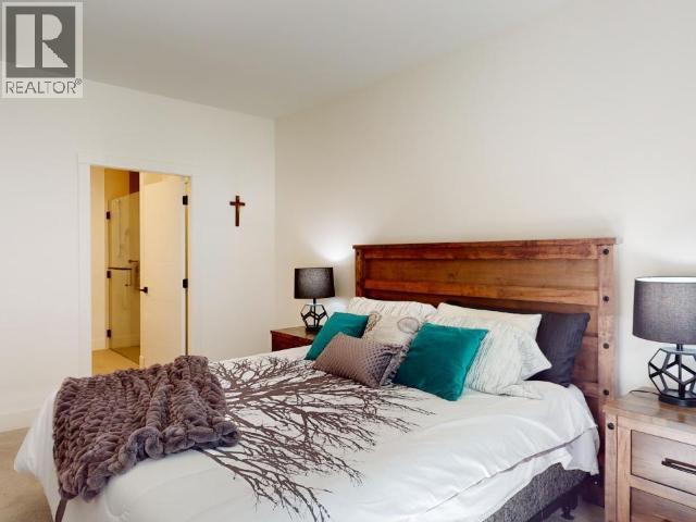 4048 SATURNA AVE, Powell River