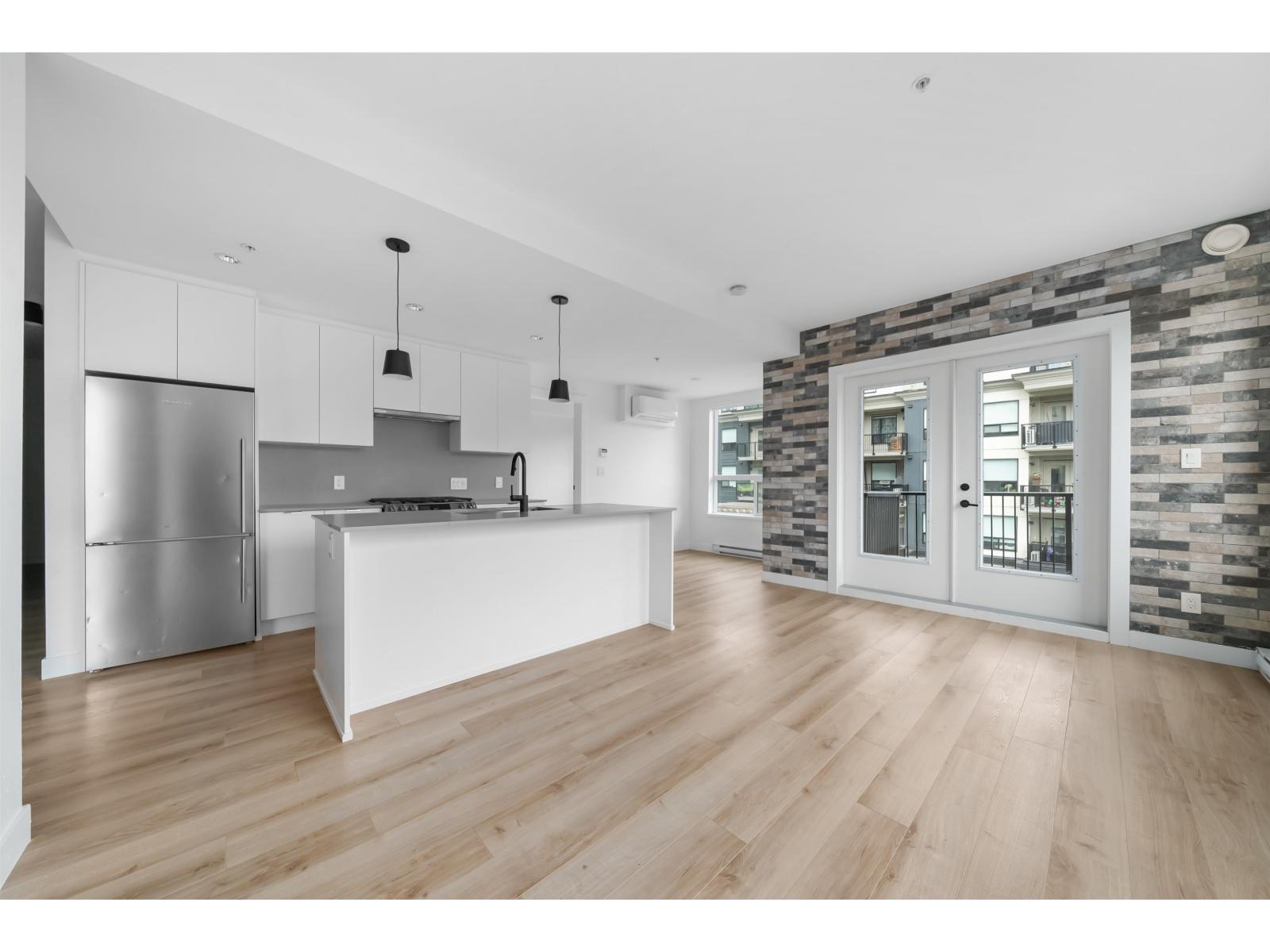 318 2493 MONTROSE AVENUE, Abbotsford