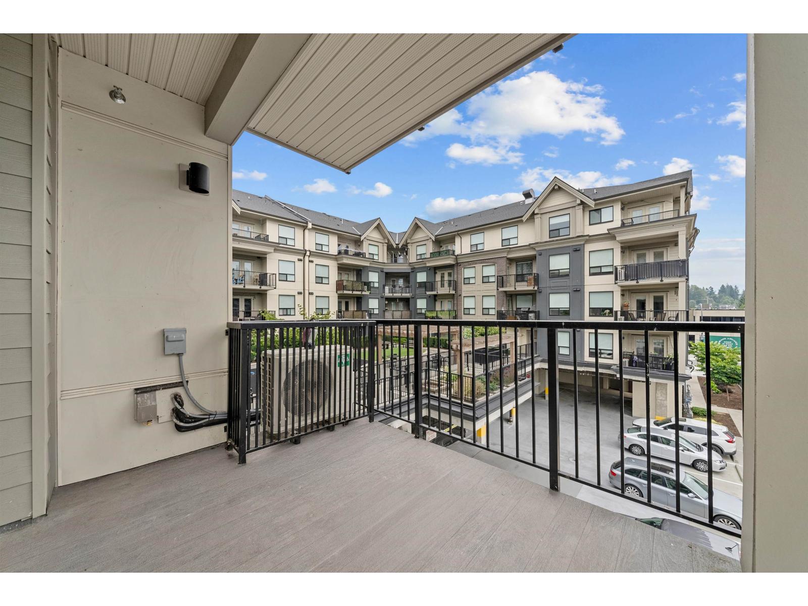 318 2493 MONTROSE AVENUE, Abbotsford