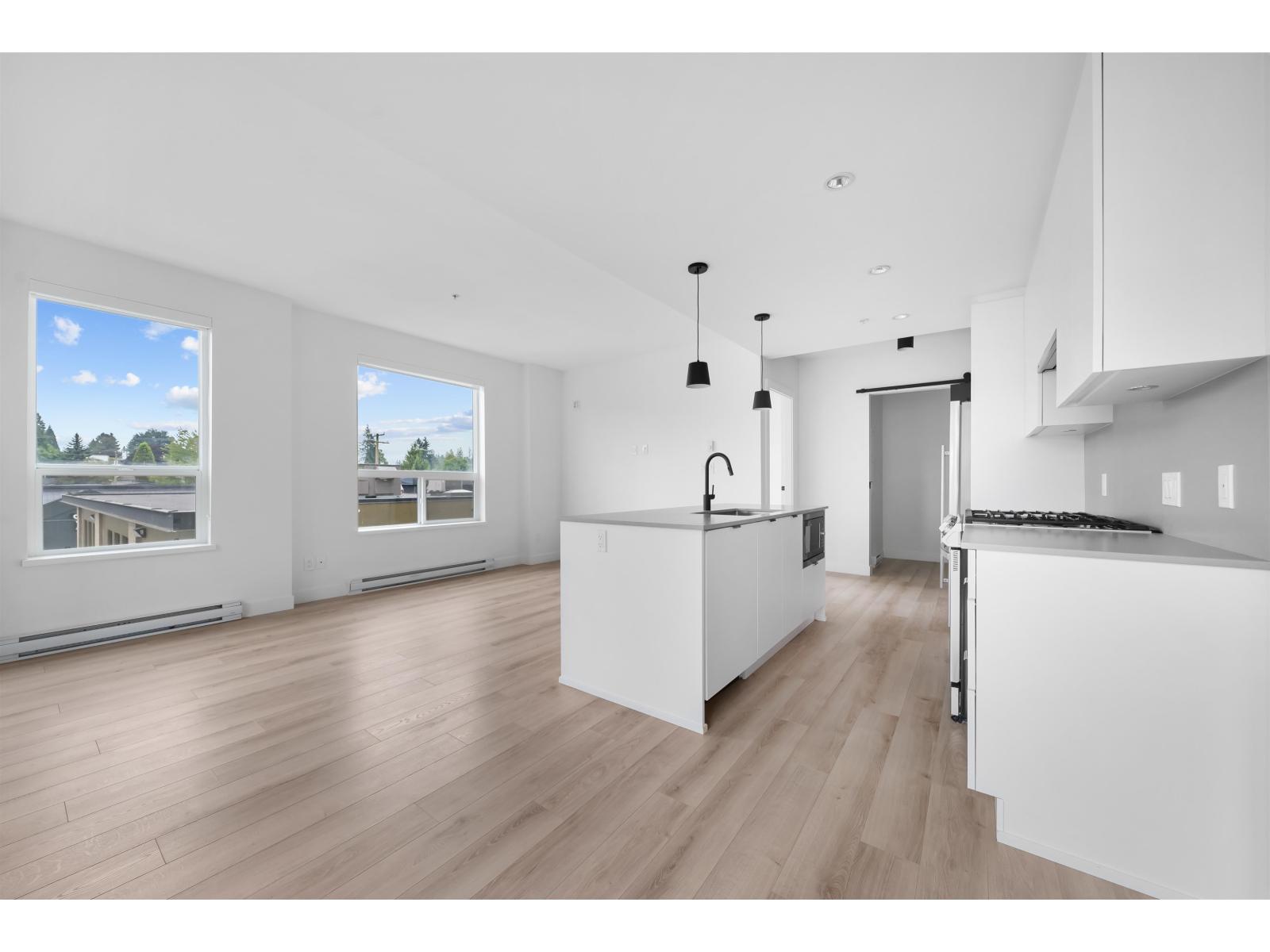 318 2493 MONTROSE AVENUE, Abbotsford