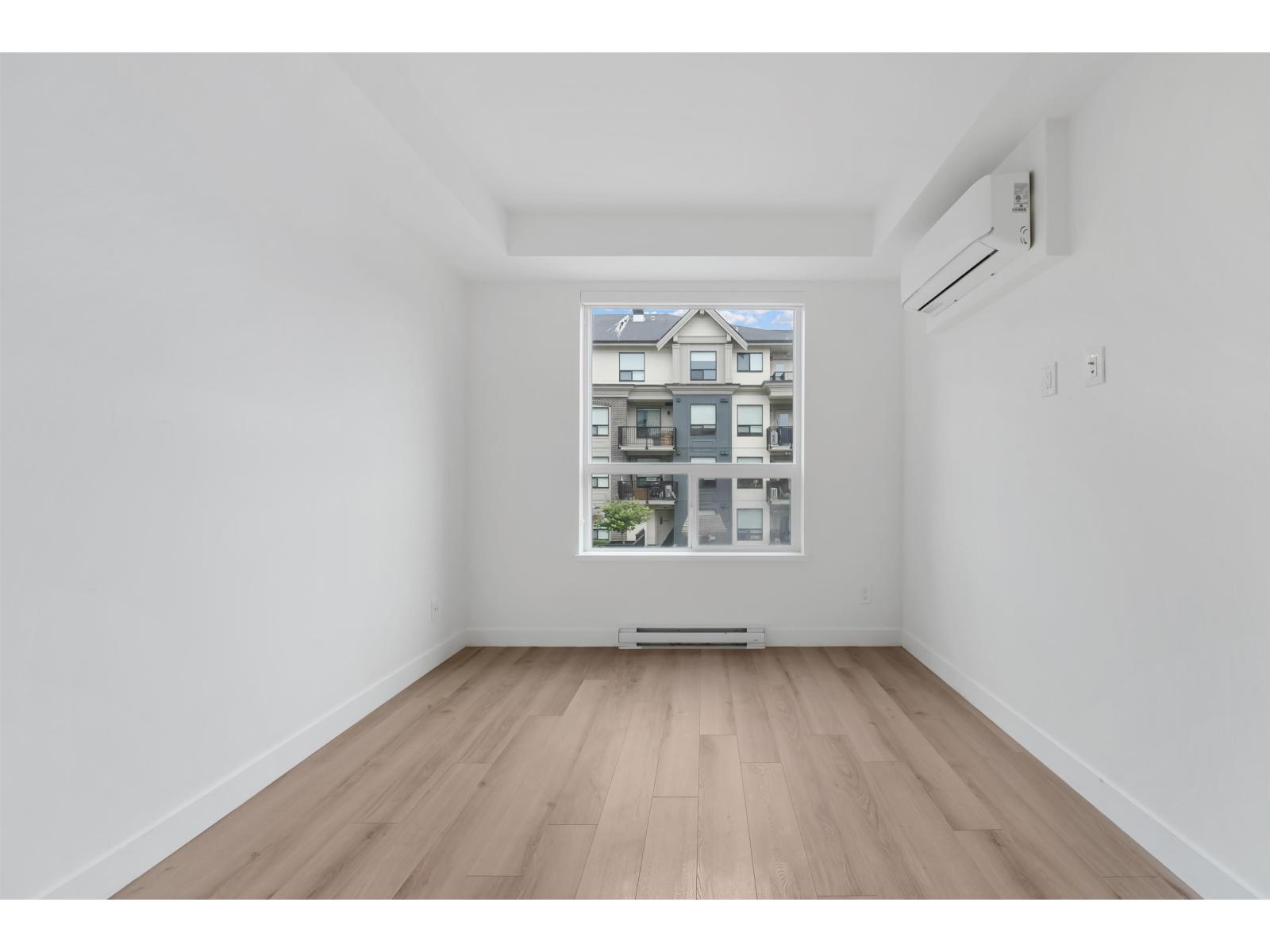 318 2493 MONTROSE AVENUE, Abbotsford
