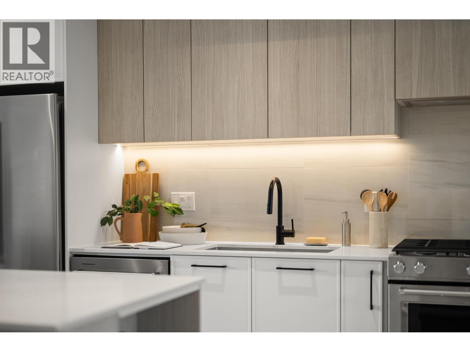 110 3421 QUEENSTON AVENUE, Coquitlam