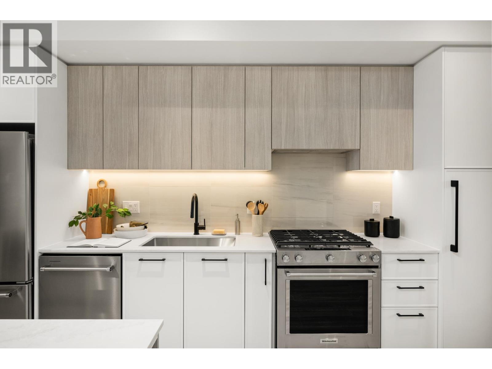 110 3421 QUEENSTON AVENUE, Coquitlam