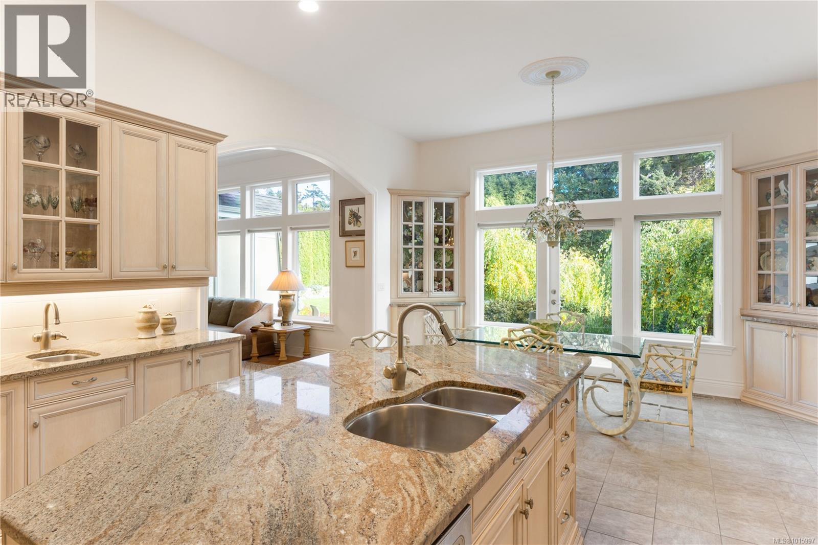 3721 Arbutus Ridge, Saanich