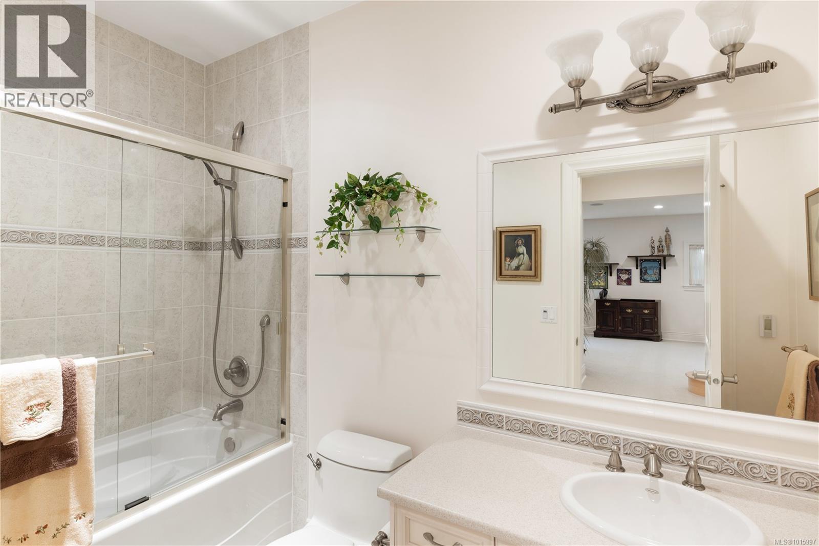 3721 Arbutus Ridge, Saanich