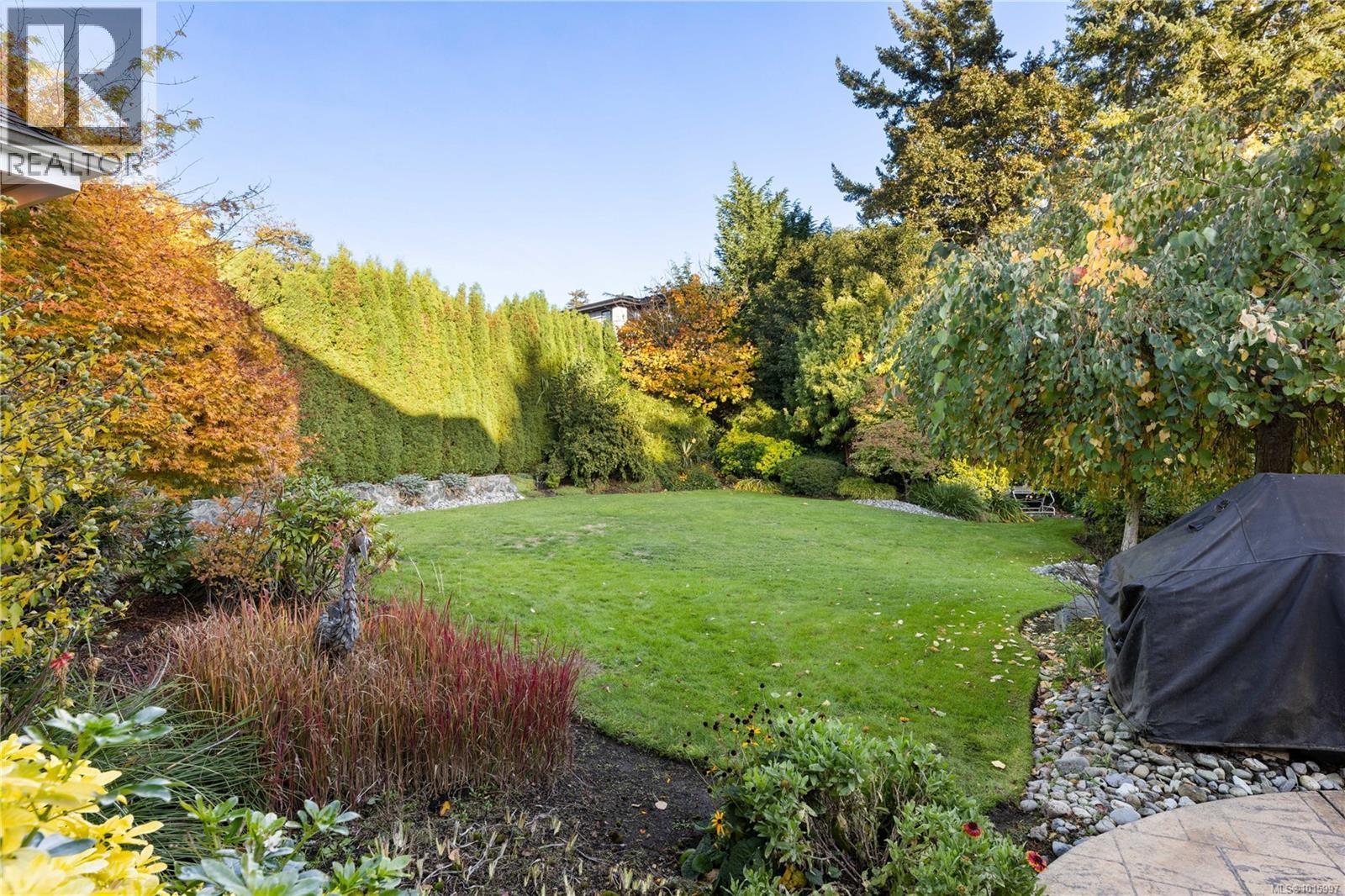 3721 Arbutus Ridge, Saanich
