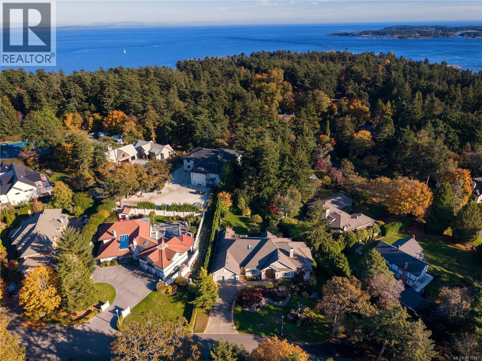 3721 Arbutus Ridge, Saanich