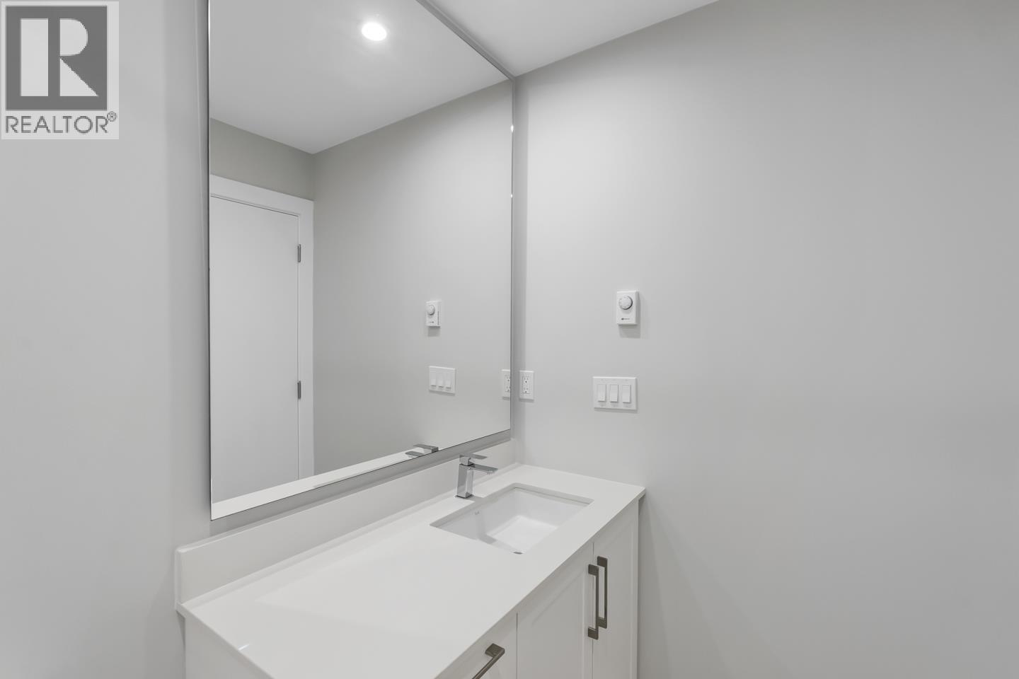 202 1930 STARLING DRIVE, Tsawwassen