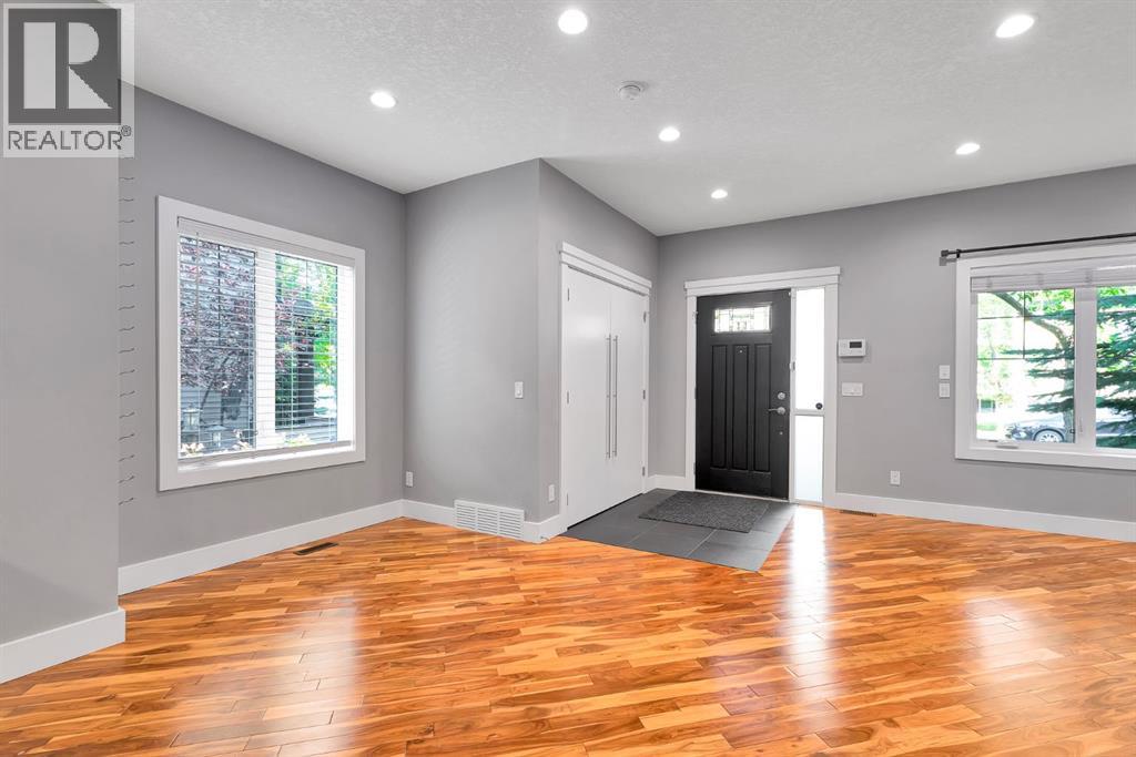 Single Family House for Sale in    Avenue NE Crescent Heights Calgary 