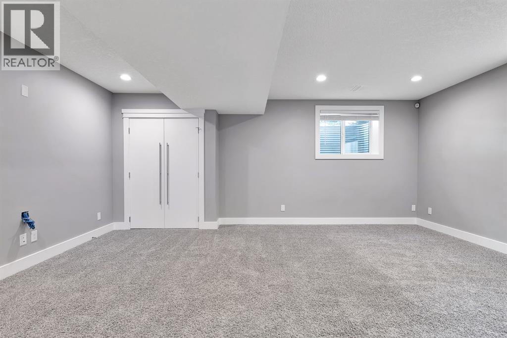 Single Family House for Sale in    Avenue NE Crescent Heights Calgary 
