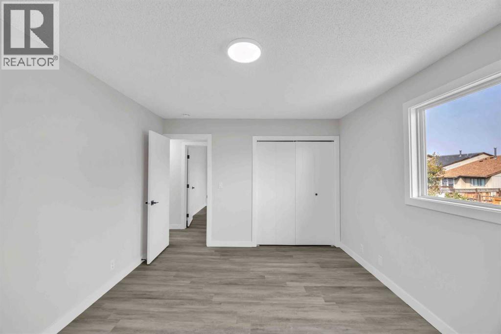 Single Family House Bungalow for Sale in  Templeridge Close NE Temple Calgary 