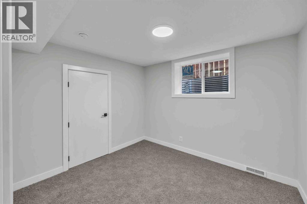 Single Family House Bungalow for Sale in  Templeridge Close NE Temple Calgary 