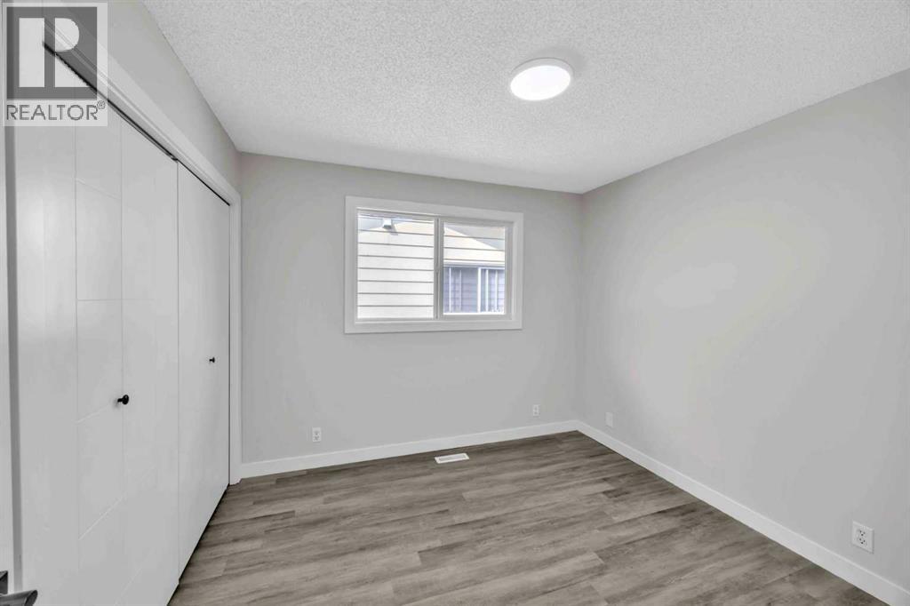 Single Family House Bungalow for Sale in  Templeridge Close NE Temple Calgary 