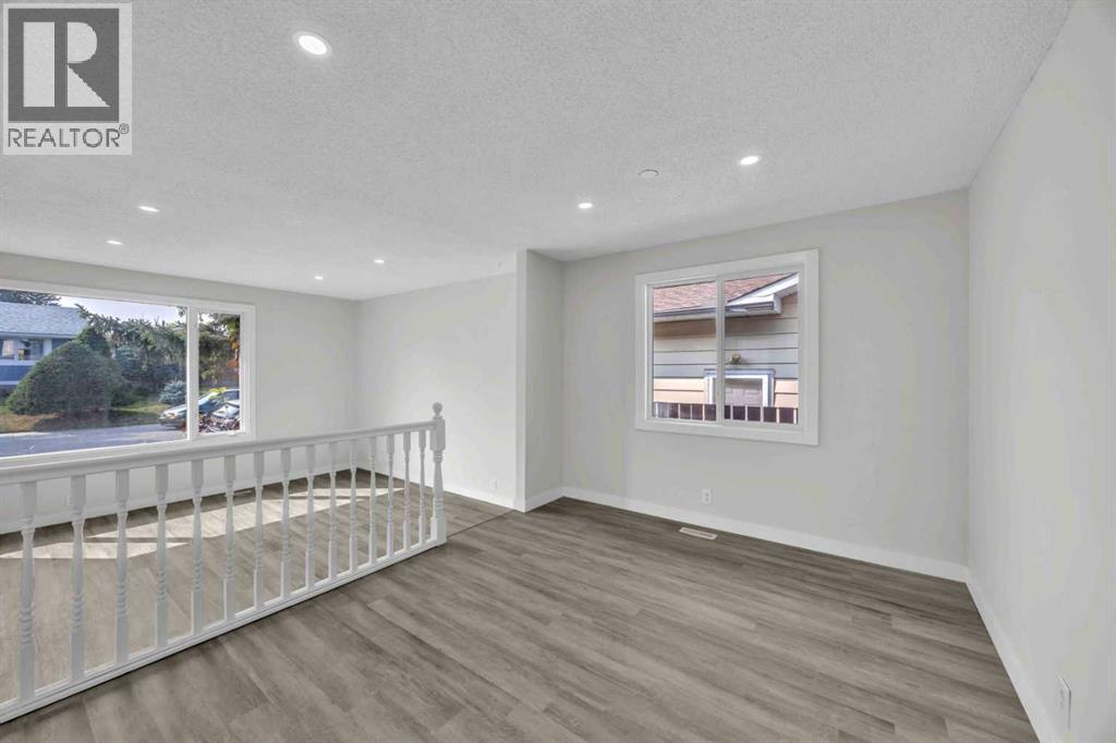 Single Family House Bungalow for Sale in  Templeridge Close NE Temple Calgary 