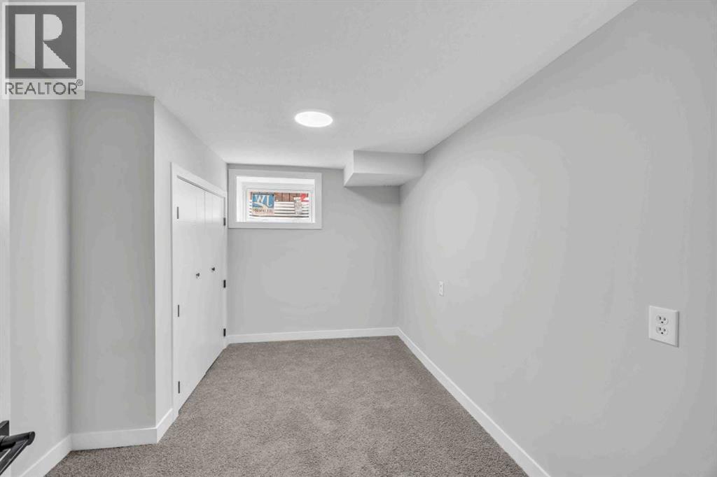 Single Family House Bungalow for Sale in  Templeridge Close NE Temple Calgary 