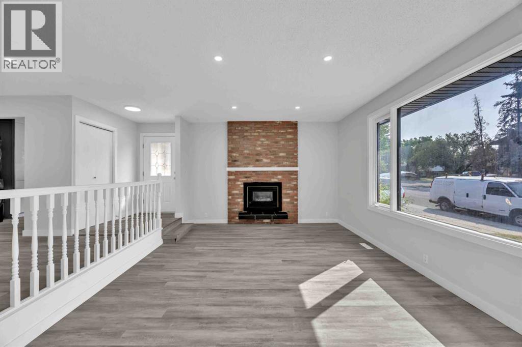 Single Family House Bungalow for Sale in  Templeridge Close NE Temple Calgary 