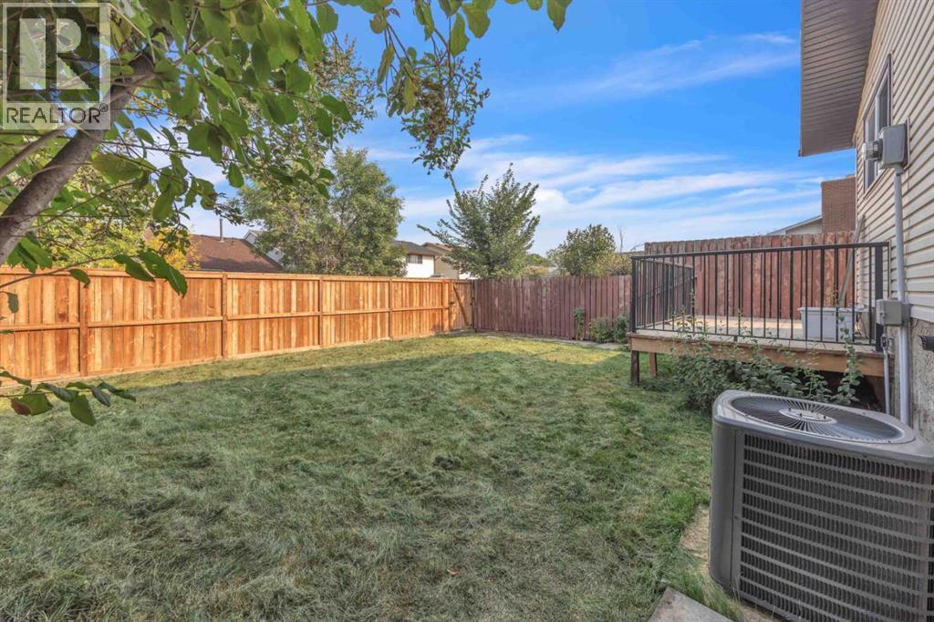 Single Family House Bungalow for Sale in  Templeridge Close NE Temple Calgary 