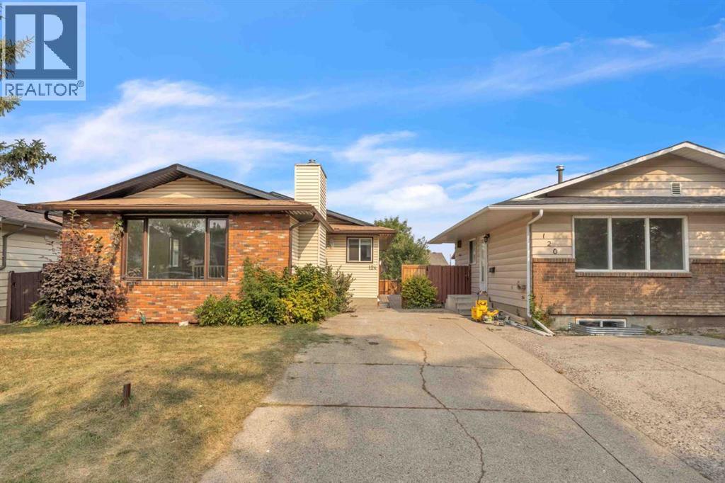 Single Family House Bungalow for Sale in  Templeridge Close NE Temple Calgary 