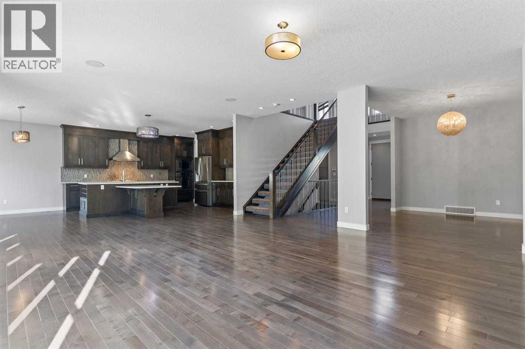 Single Family House for Sale in  Elkton Way SW Springbank Hill Calgary 