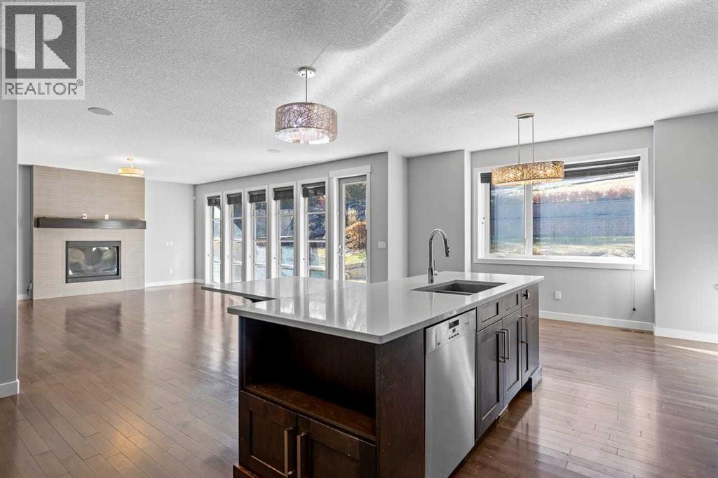 Single Family House for Sale in  Elkton Way SW Springbank Hill Calgary 