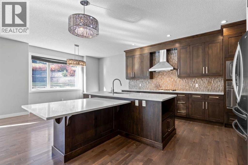 Single Family House for Sale in  Elkton Way SW Springbank Hill Calgary 