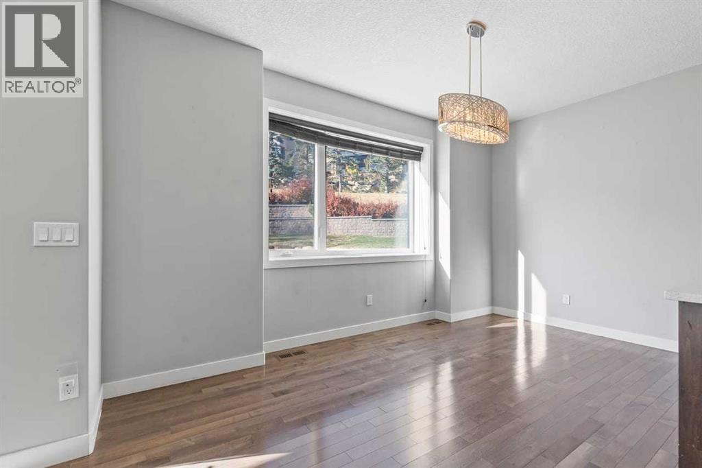 Single Family House for Sale in  Elkton Way SW Springbank Hill Calgary 