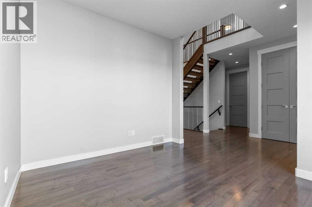 Single Family House for Sale in  Elkton Way SW Springbank Hill Calgary 