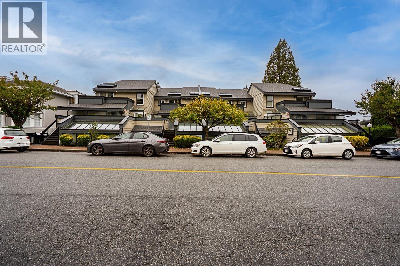 2458 HAYWOOD AVENUE, West Vancouver