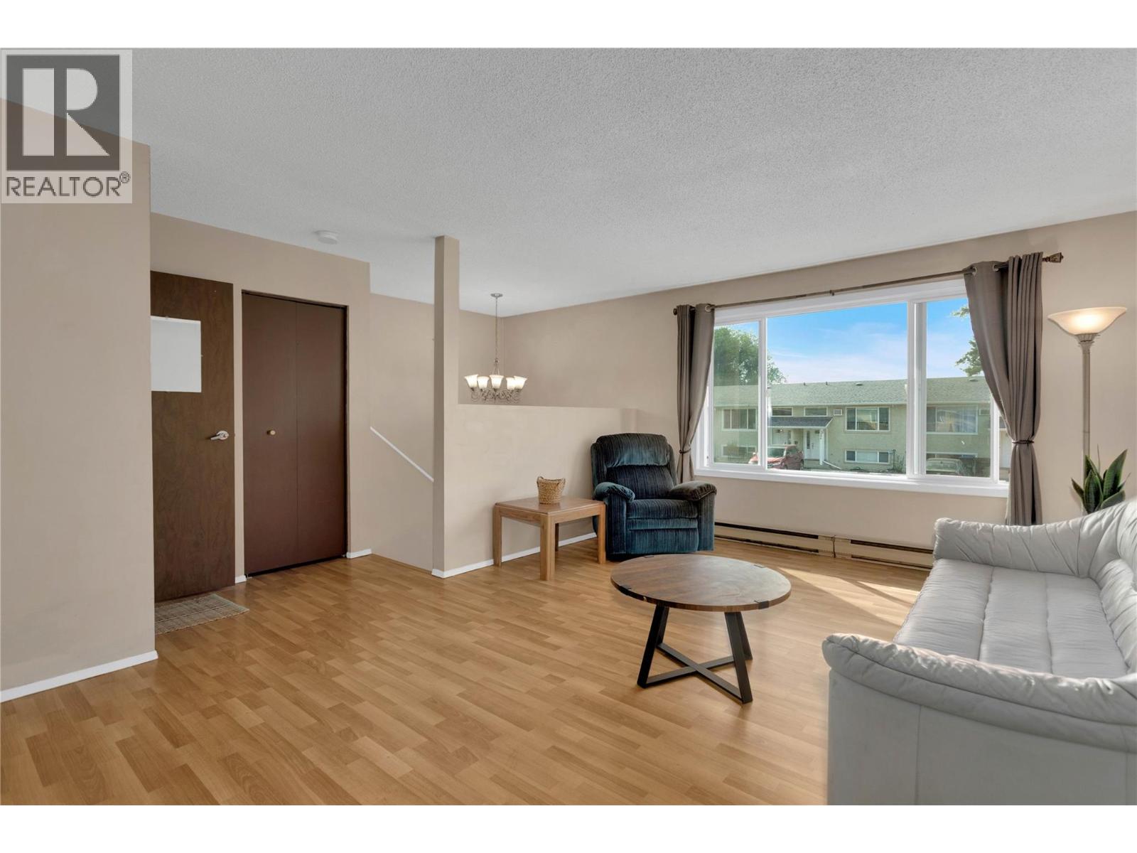  588 McCurdy Road, Kelowna