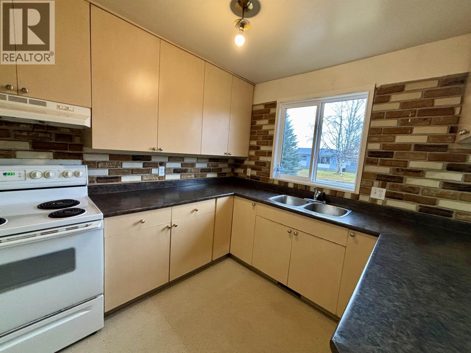 1444 FRASER CRESCENT, Prince George