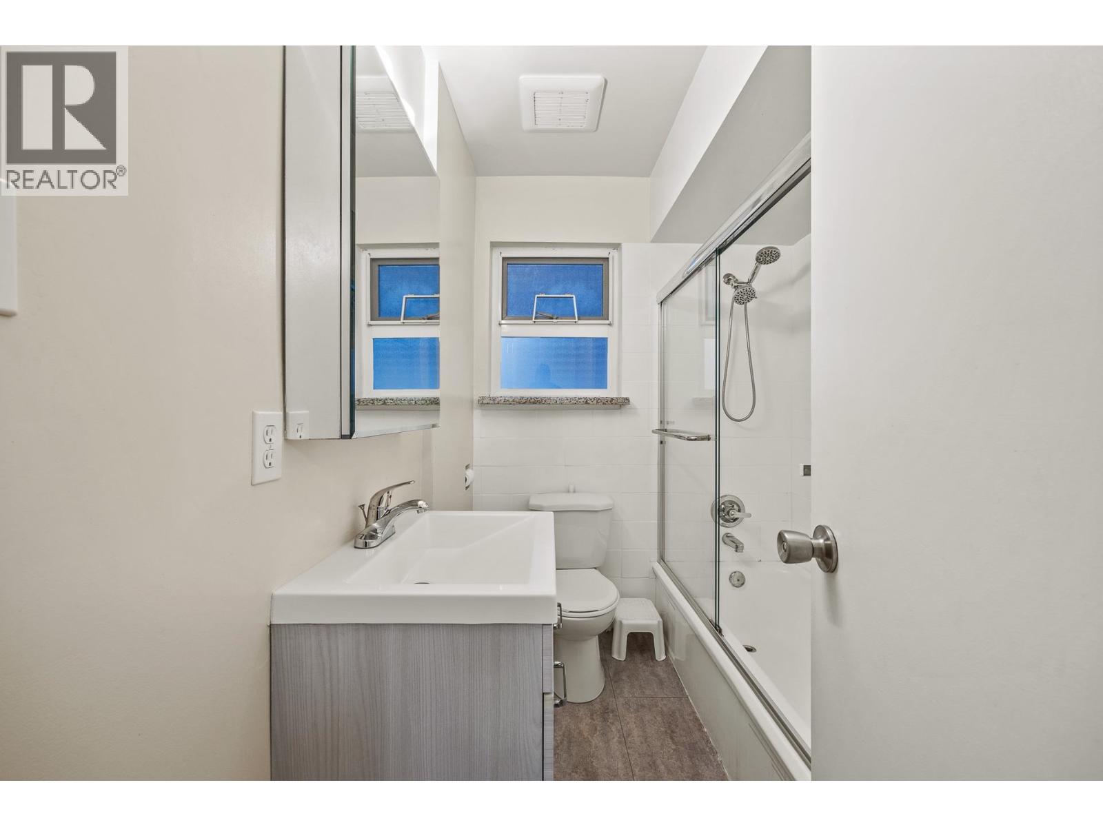 4644 UNION STREET - Photo 5 of 25, Burnaby, British Columbia