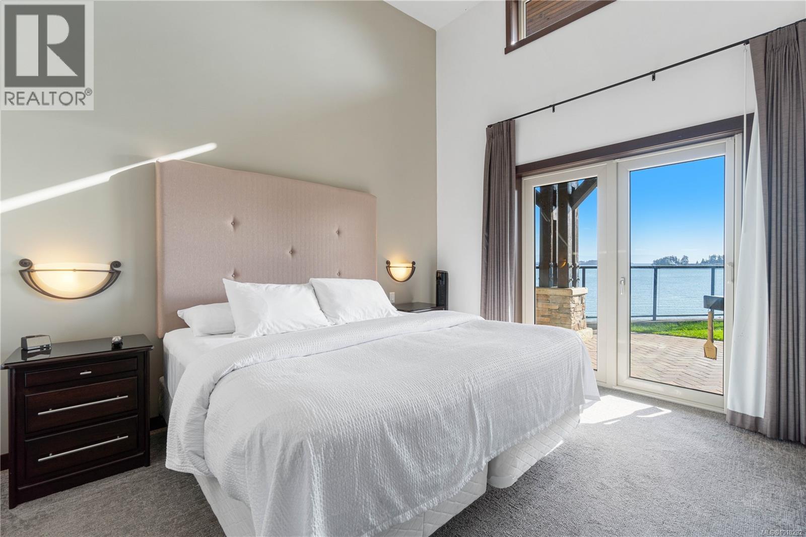 1111E 1175 Resort Dr, Parksville