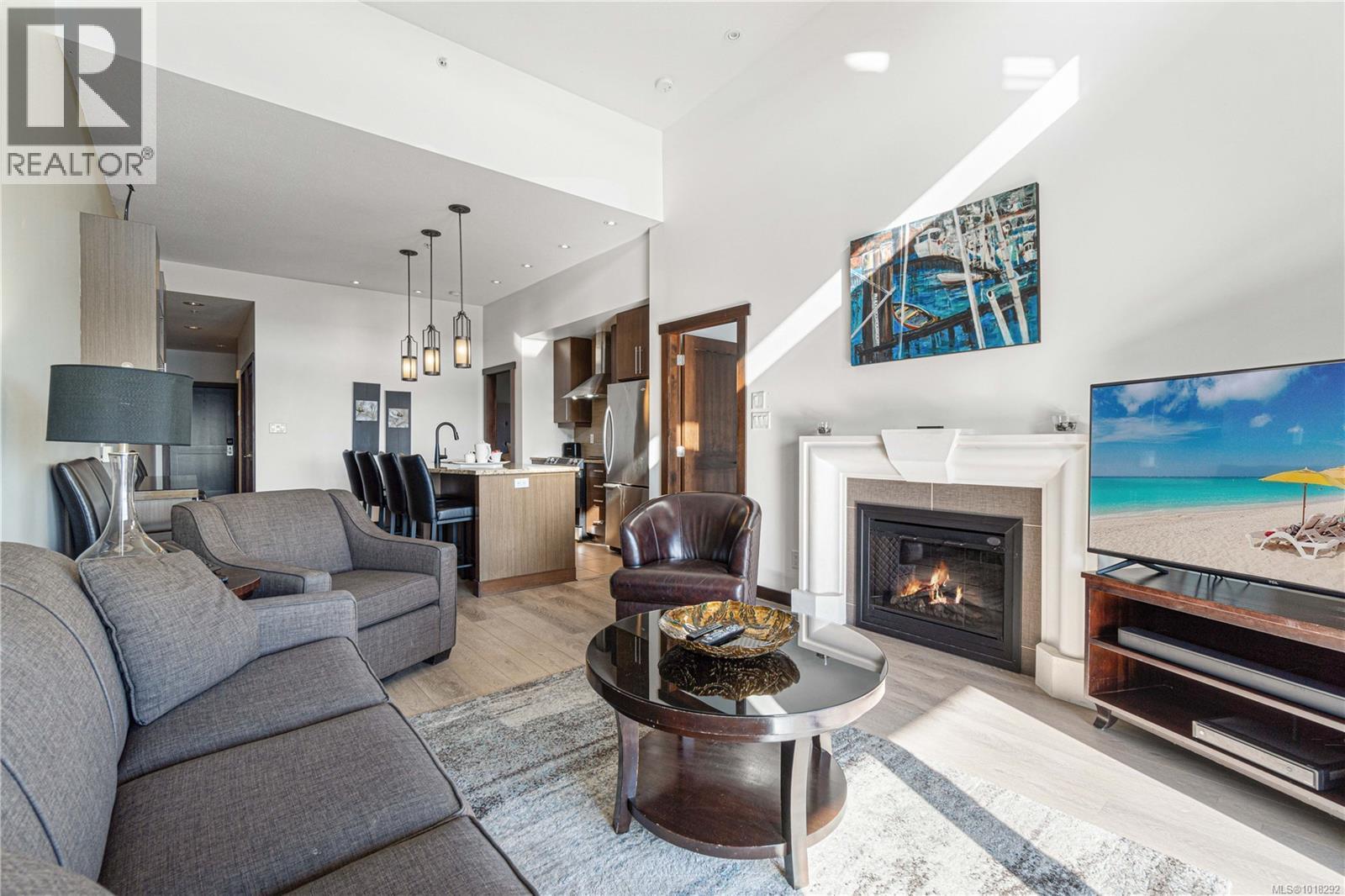 1111E 1175 Resort Dr, Parksville