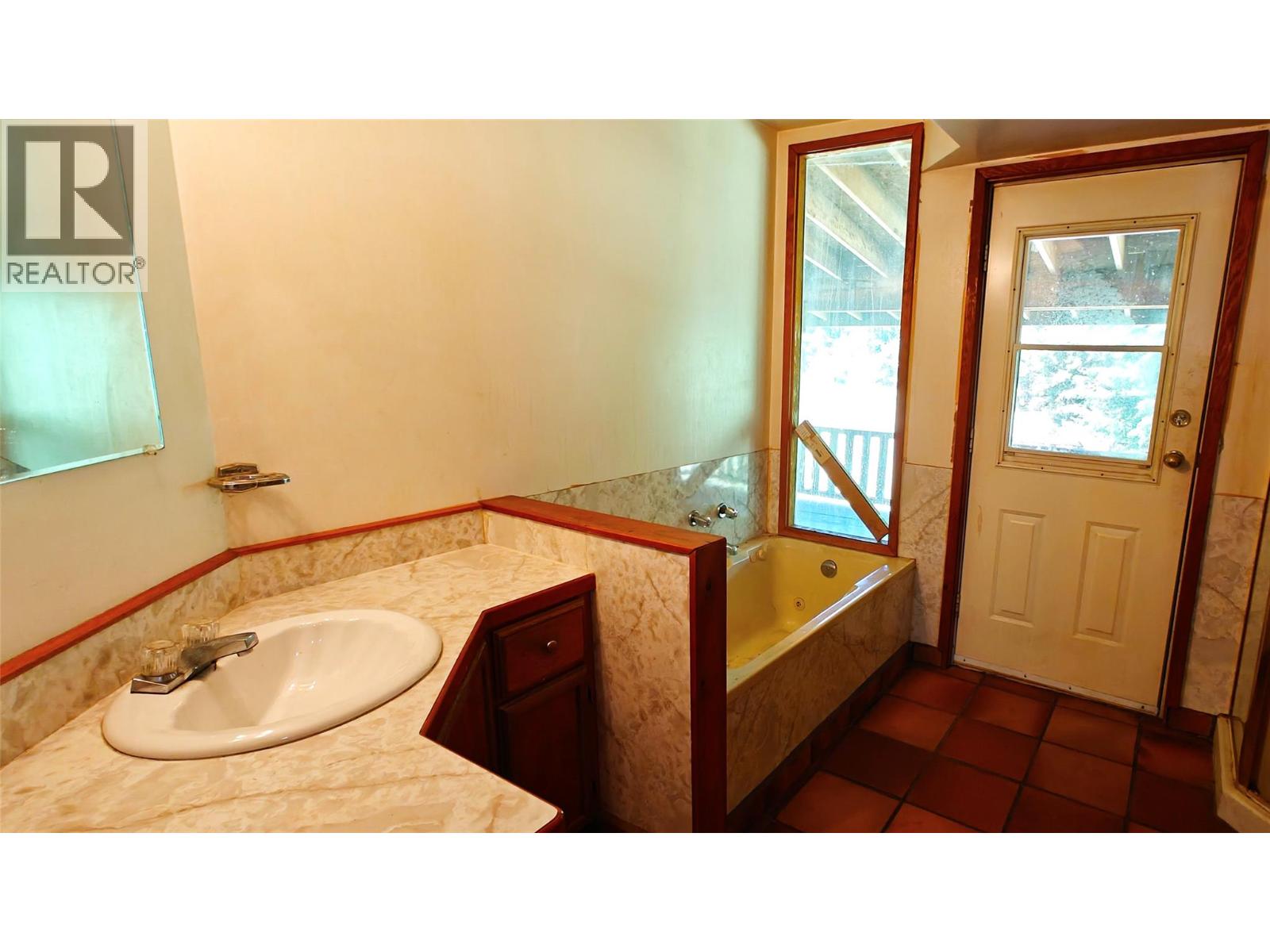 2029 Debruyn Road, Fruitvale