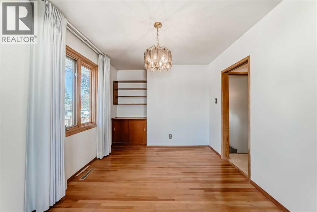 Single Family House Bungalow for Sale in   Avenue SW Glenbrook Calgary 