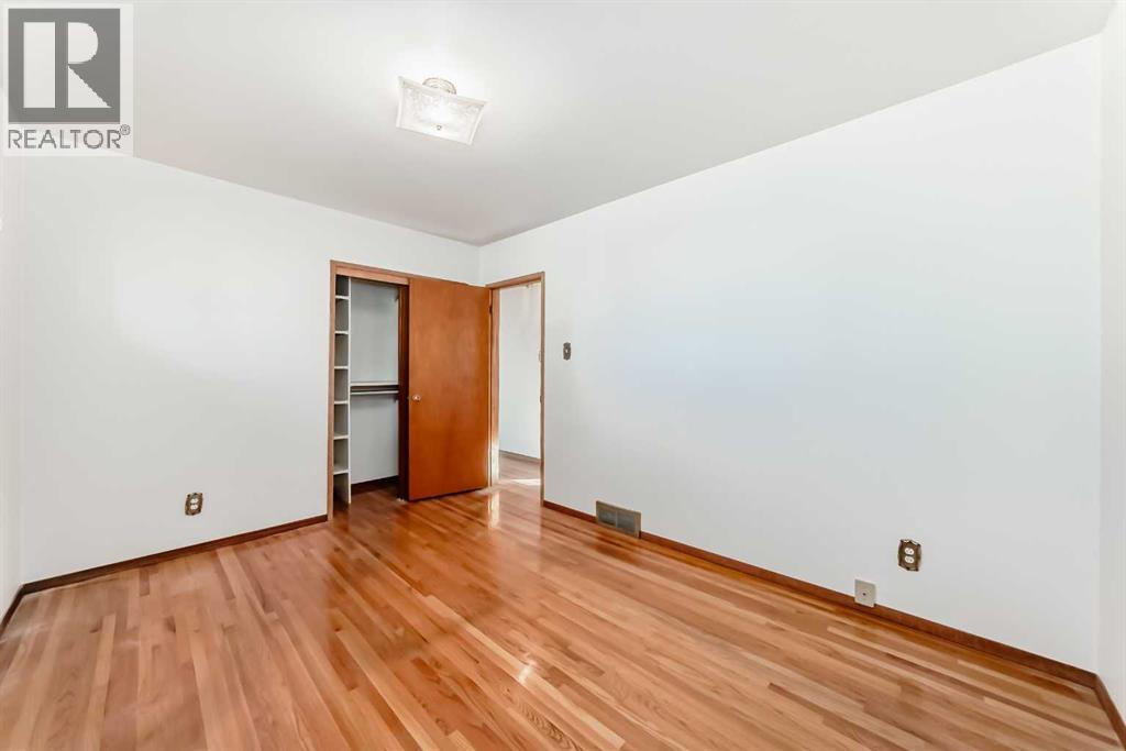 Single Family House Bungalow for Sale in   Avenue SW Glenbrook Calgary 